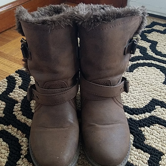 Boots - Picture 4 of 6